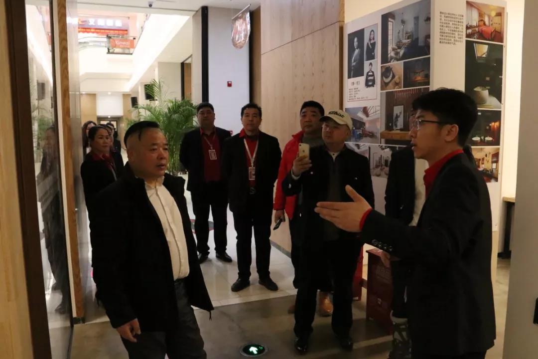 上海多家裝修企業(yè)領導參觀林鳳裝飾集團