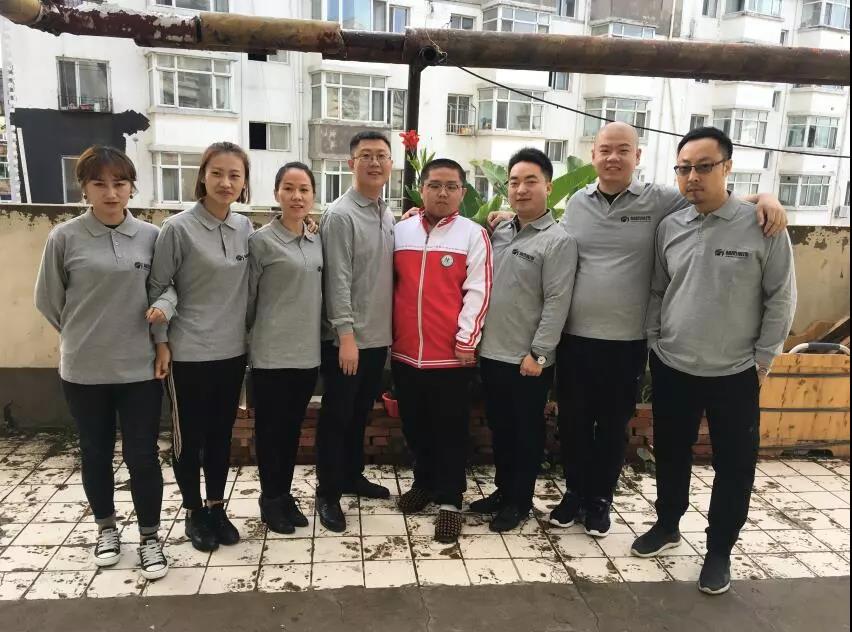 林鳳裝飾幫扶貧困學(xué)子 林鳳裝飾幫扶貧困學(xué)子